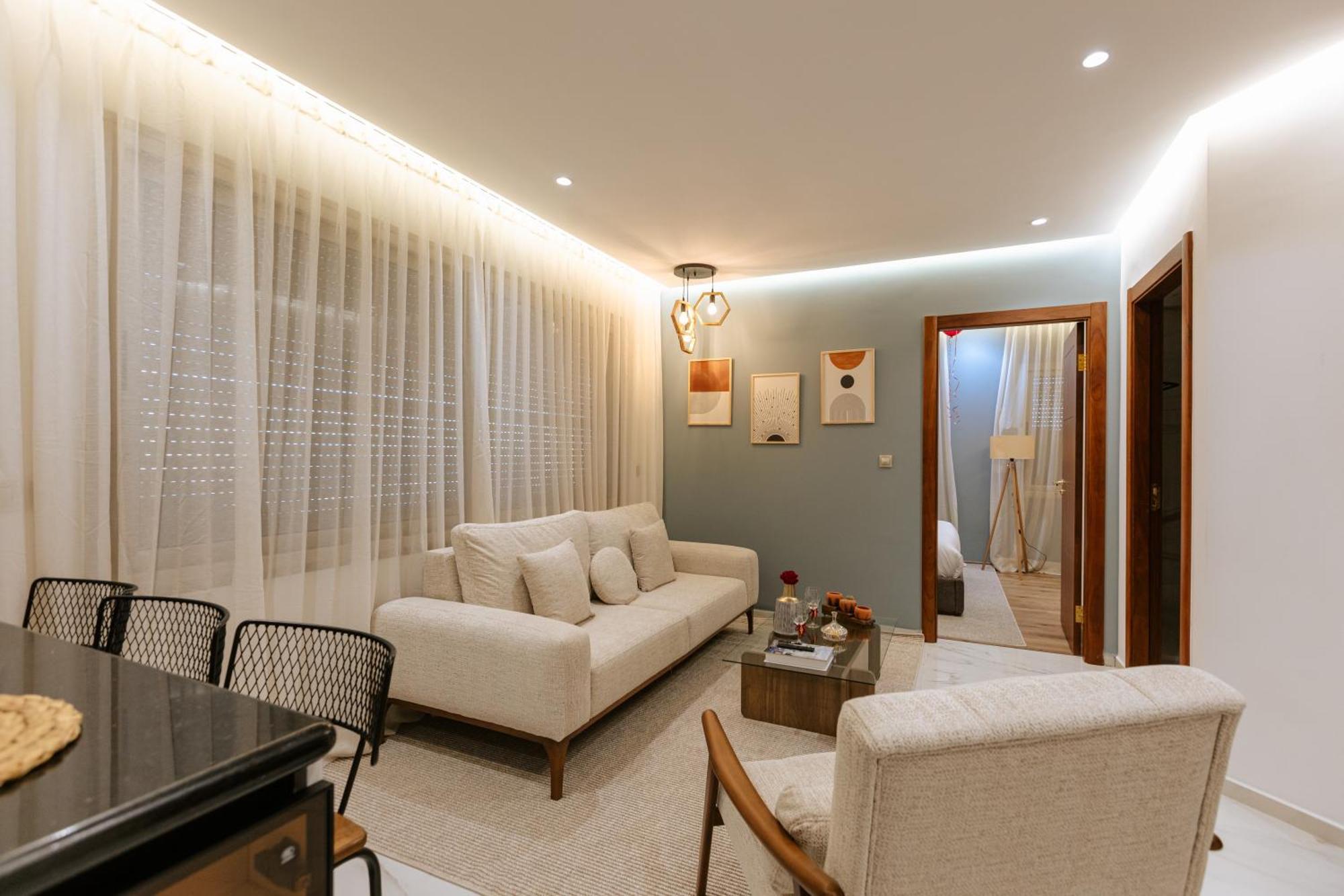 Marina View Residence Luxurious Studio Retreat With Stunning Ocean Views 1 Double Bedroom, 1 Convertible Couch طنجة المظهر الخارجي الصورة